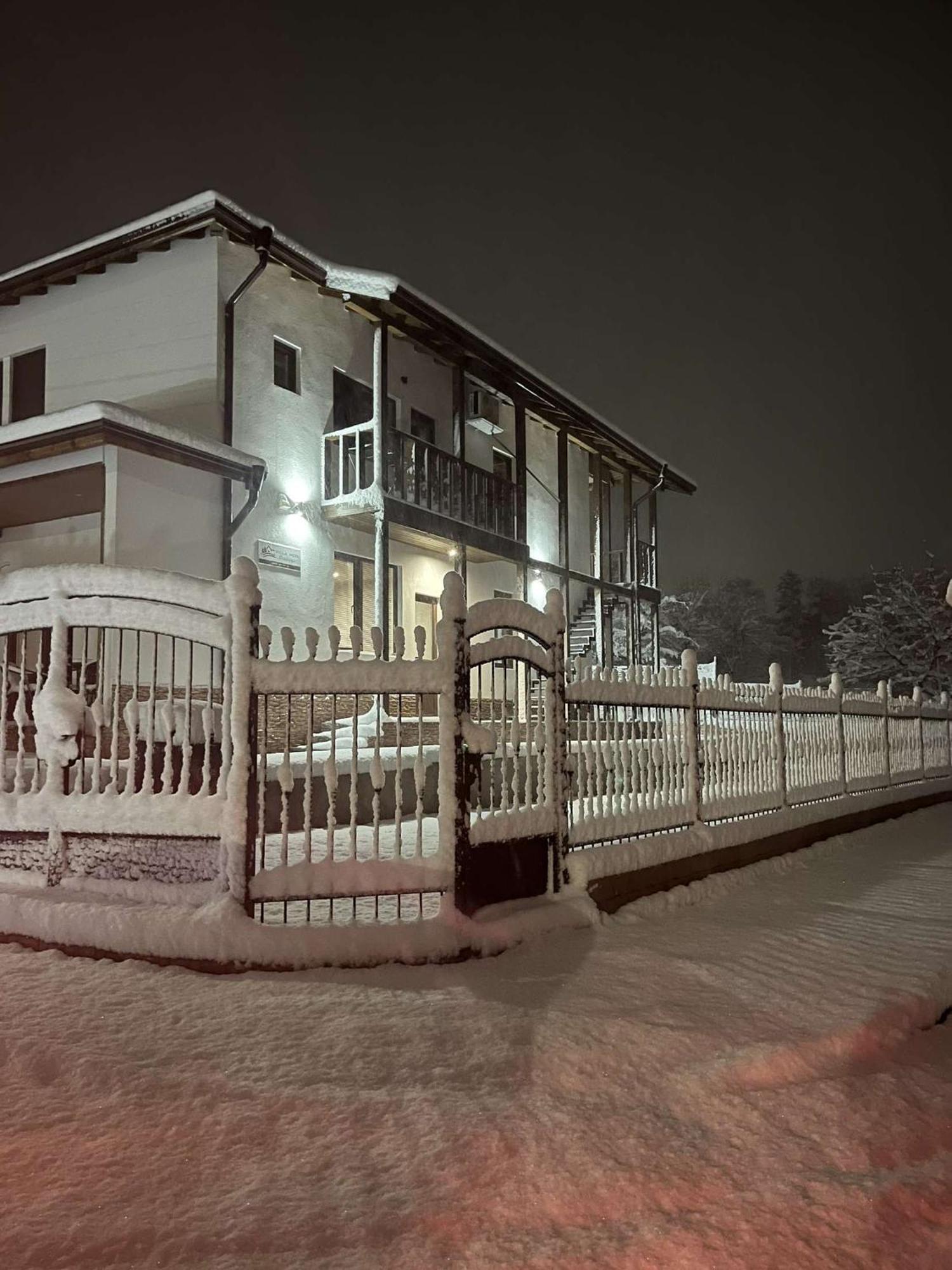 Villa Medi Boutique Saparewa Banja Zewnętrze zdjęcie